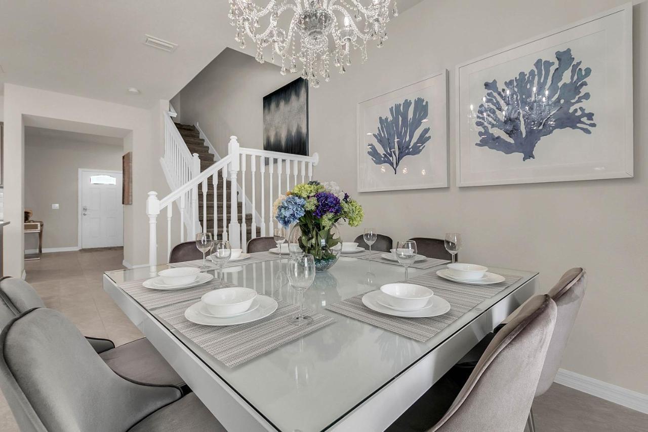 5 Bedrooms - 4,5 Bathrooms - Windsor at Westside 8928 SA Orlando Eksteriør billede