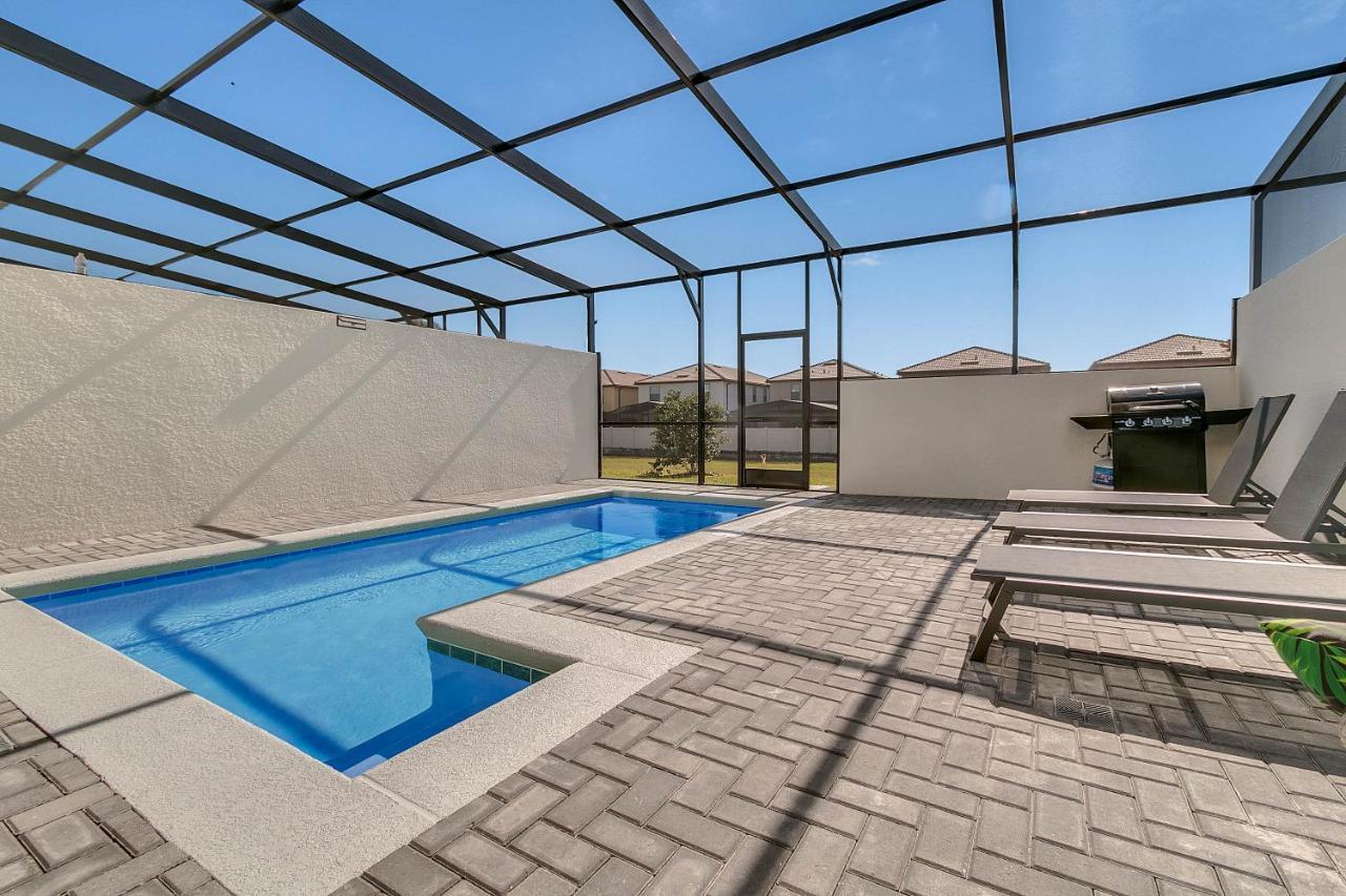 5 Bedrooms - 4,5 Bathrooms - Windsor at Westside 8928 SA Orlando Eksteriør billede