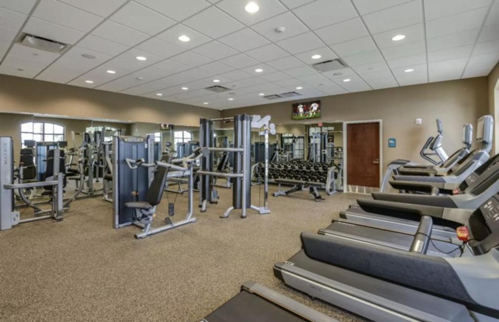5 Bedrooms - 4,5 Bathrooms - Windsor at Westside 8928 SA Orlando Eksteriør billede