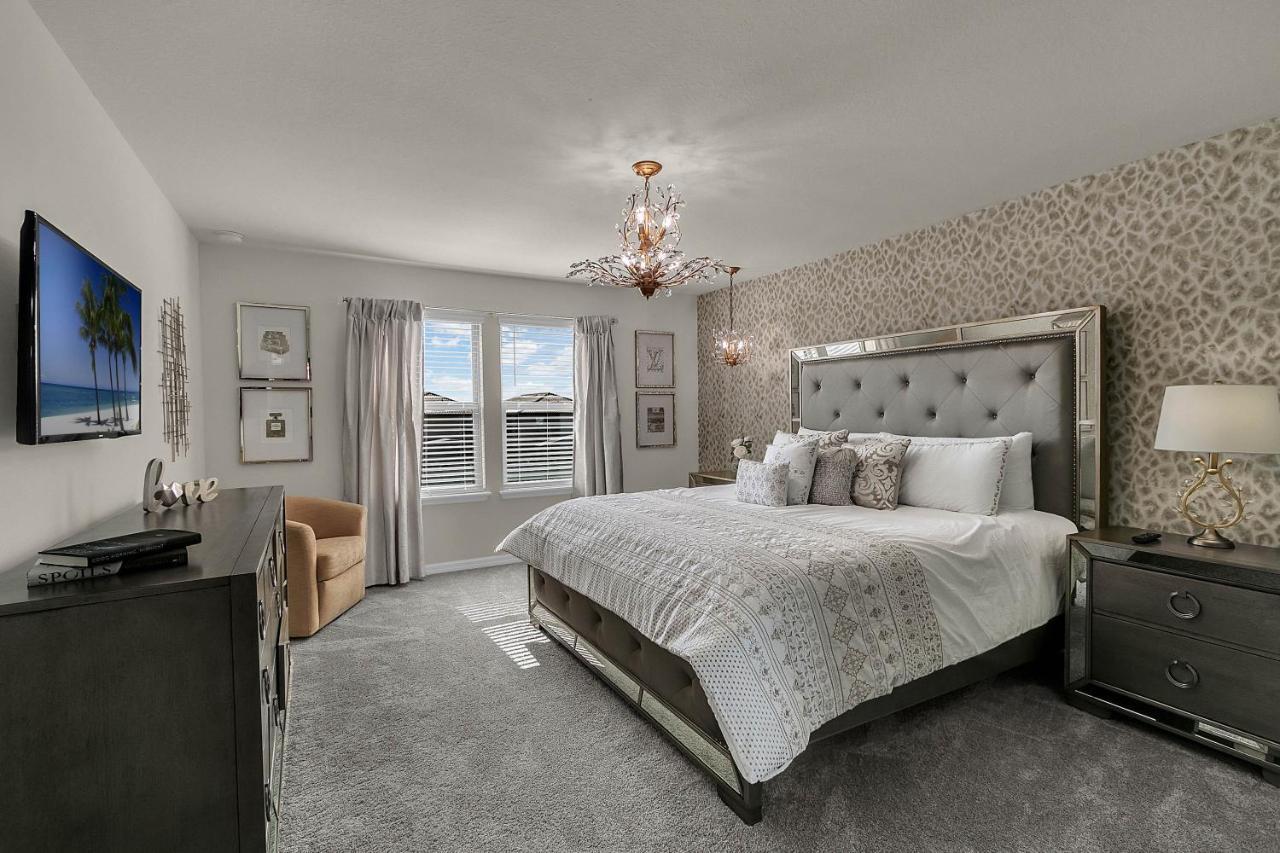 5 Bedrooms - 4,5 Bathrooms - Windsor at Westside 8928 SA Orlando Eksteriør billede