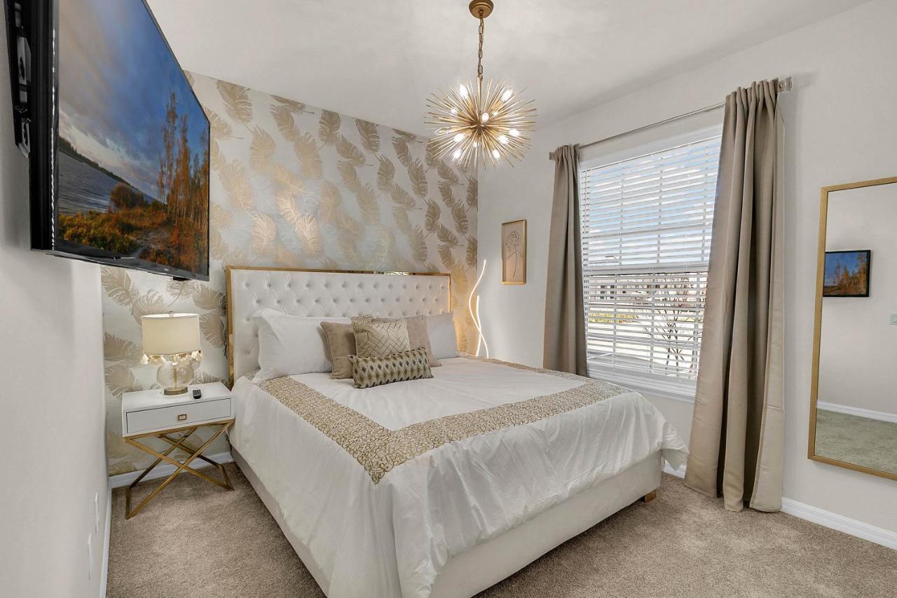 5 Bedrooms - 4,5 Bathrooms - Windsor at Westside 8928 SA Orlando Eksteriør billede