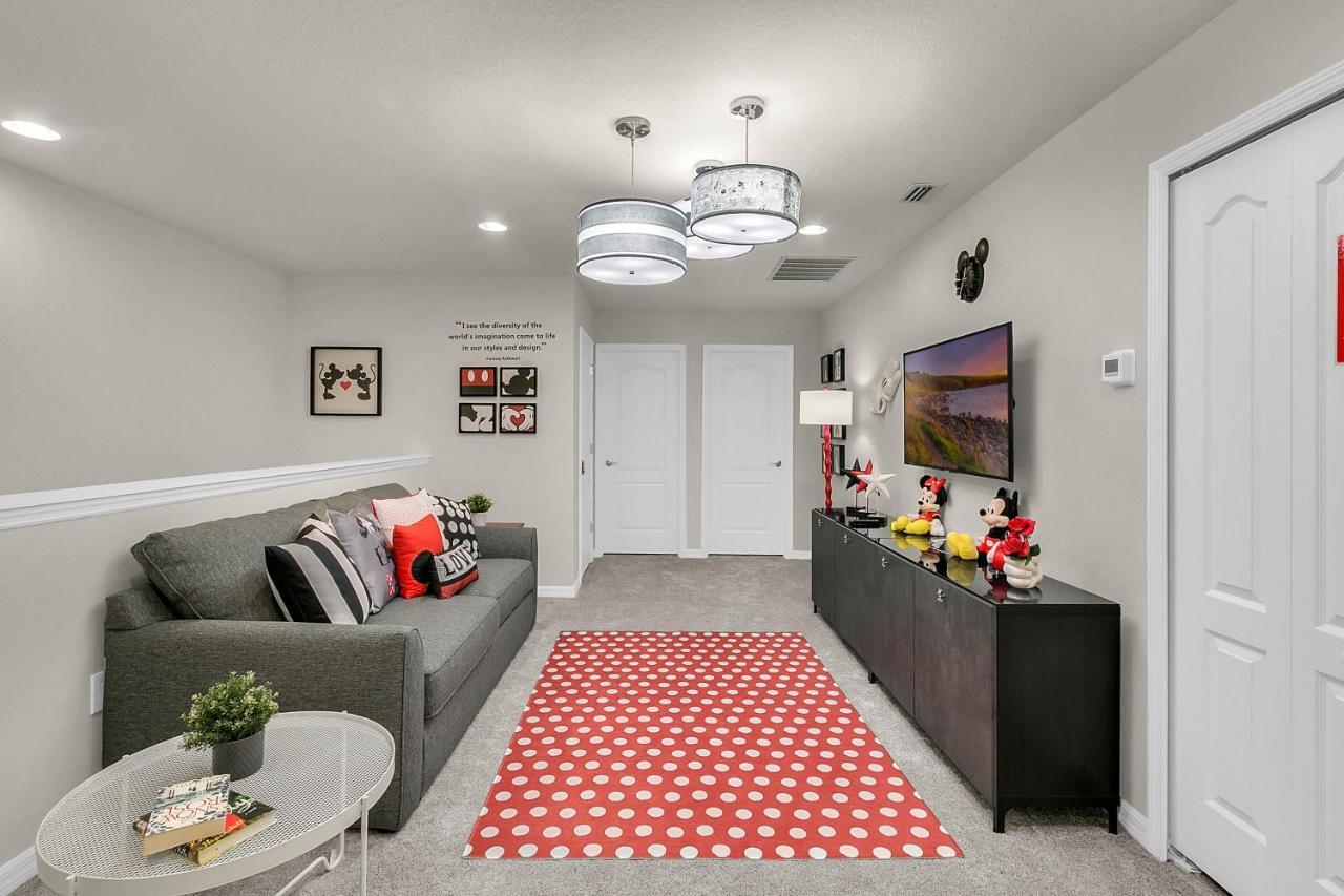 5 Bedrooms - 4,5 Bathrooms - Windsor at Westside 8928 SA Orlando Eksteriør billede