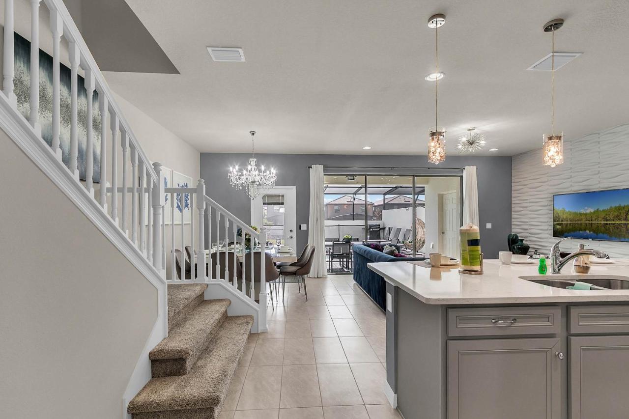 5 Bedrooms - 4,5 Bathrooms - Windsor at Westside 8928 SA Orlando Eksteriør billede